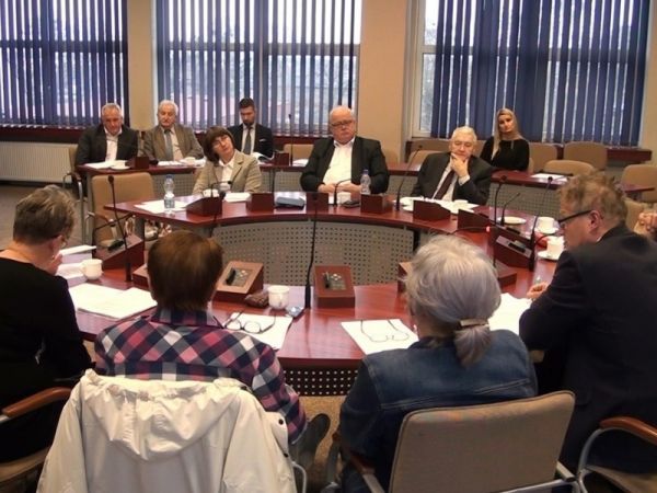 LI Nadzwyczajna Sesja Rady Powiatu Sępoleńskiego (WIDEO)