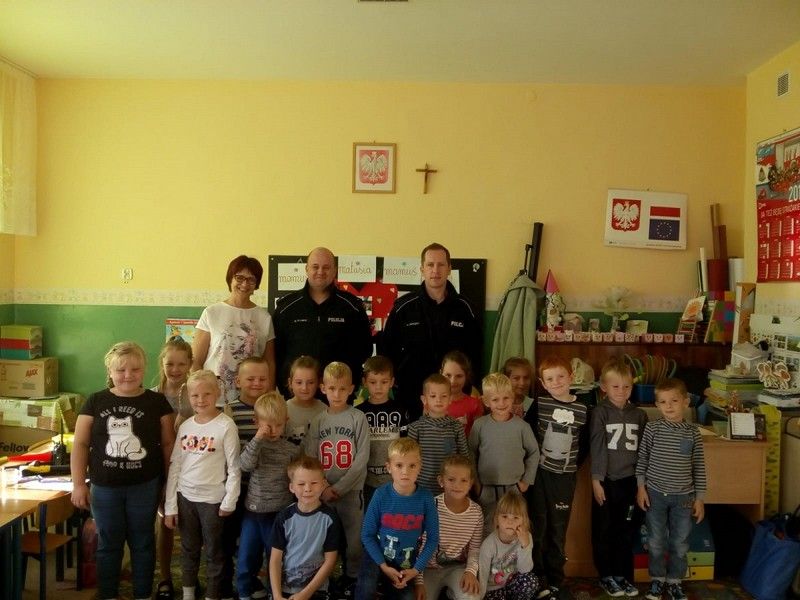 Dzielnicowi odwiedzili przedszkolaków z Dużej Cerkwicy (FOTO)