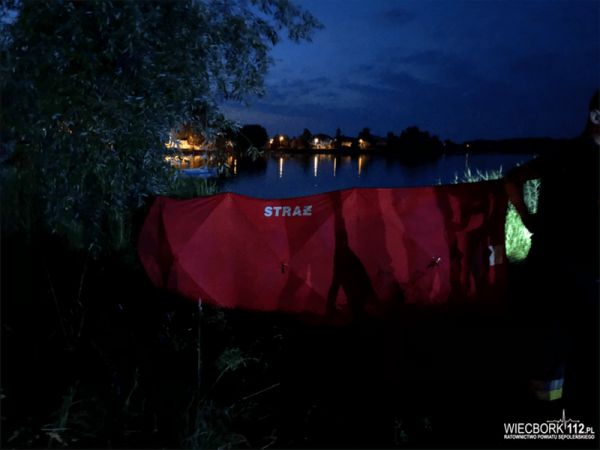 Tragedia nad jeziorem w Więcborku. Nie żyje 56-letni mężczyzna (FOTO)