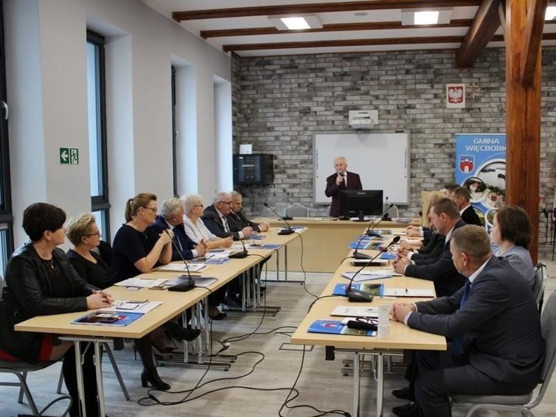 Inauguracyjna sesja Rady Miejskiej w Więcborku (FOTO)