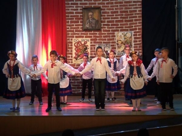 Uroczysty koncert "Leć orle biały" z okazji 100-lecia odzyskania przez Polskę niepodległości (FOTO/WIDEO)