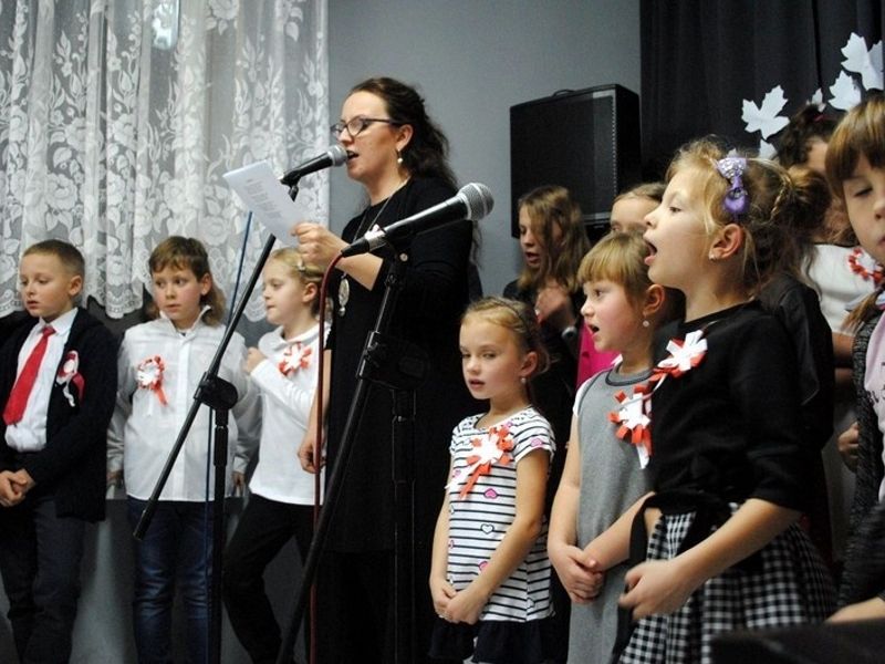 Patriotyczne śpiewanie w Sypniewie (FOTO)
