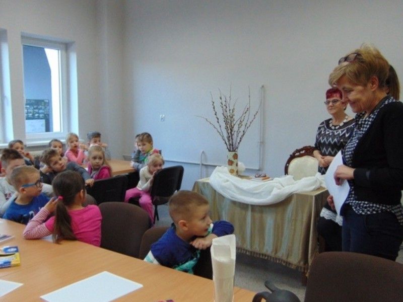 Światowy Dzień Poezji - wizyta przedszkolaków (FOTO)