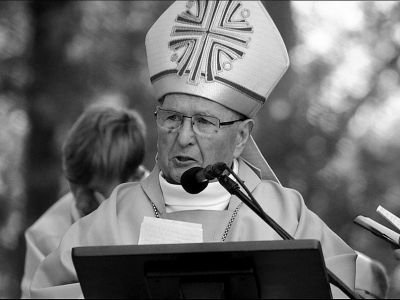 Zmarł biskup pomocniczy senior diecezji pelplińskiej Piotr Krupa [FOTO]