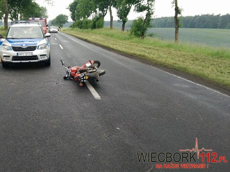 Zderzenie auta osobowego z motocyklem - jedna osoba poszkodowana (FOTO)