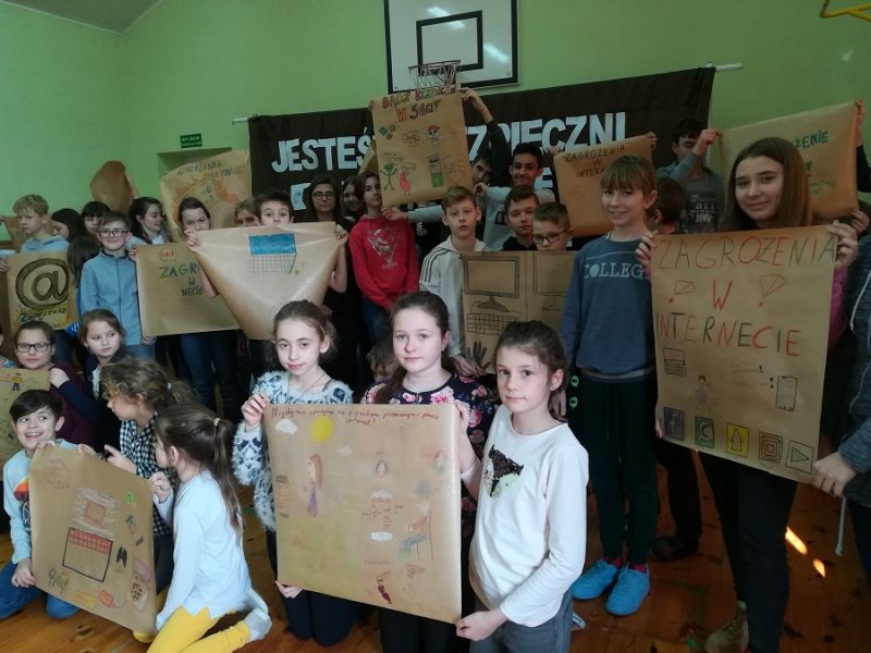 Dzień Bezpiecznego Internetu w Szkole Podstawowej w Wiśniewie (FOTO)