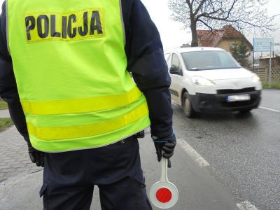 Przekroczył dozwoloną prędkość w terenie zabudowanym o ponad 80 km/h. Na 3 miesiące pożegnał się z prawem jazdy.