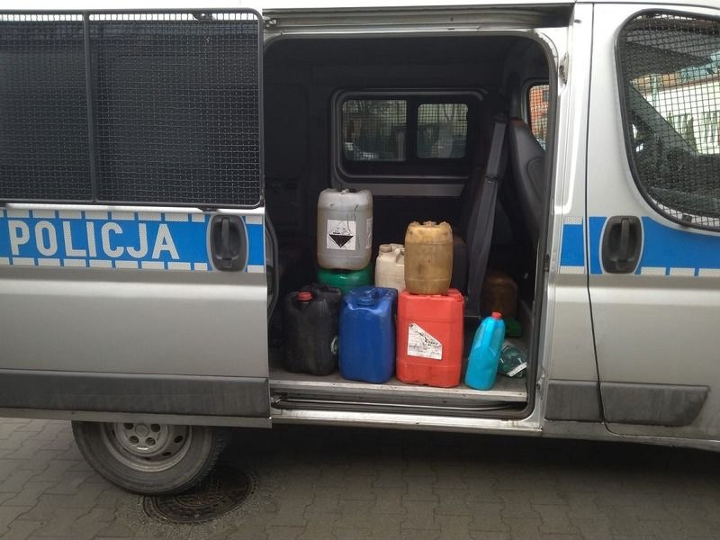 Dzielnicowi z Kamienia Krajeńskiego zatrzymali złodziei paliwa (FOTO)