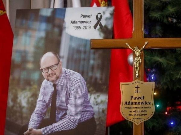 Tłumy pożegnały prezydenta Gdańska Pawła Adamowicza (WIDEO)