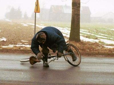 Pijany 73-letni cyklista ponownie wpadł w ręce policji. Miał prawie 2 promile alkoholu