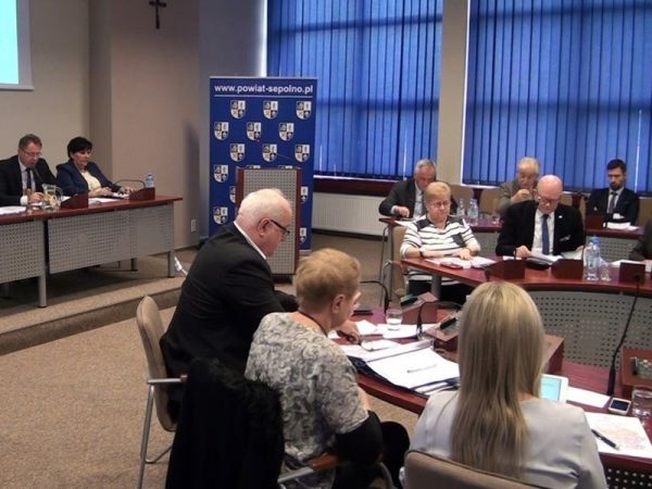 II Sesja Rady Powiatu Sępoleńskiego (WIDEO)