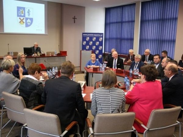 I Sesja Rady Powiatu Sępoleńskiego (WIDEO)
