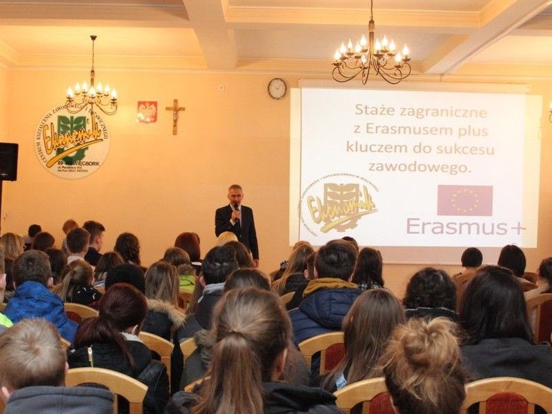 "Staże zagraniczne z Erasmus plus kluczem do sukcesu zawodowego" (FOTO)