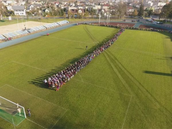 Próba pobicia Rekordu Guinessa w jednoczesnym tańcu poloneza (WIDEO)