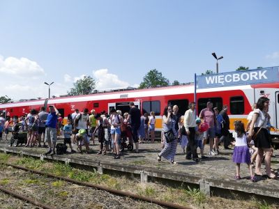 Szynobus na stacji PKP (FOTO)