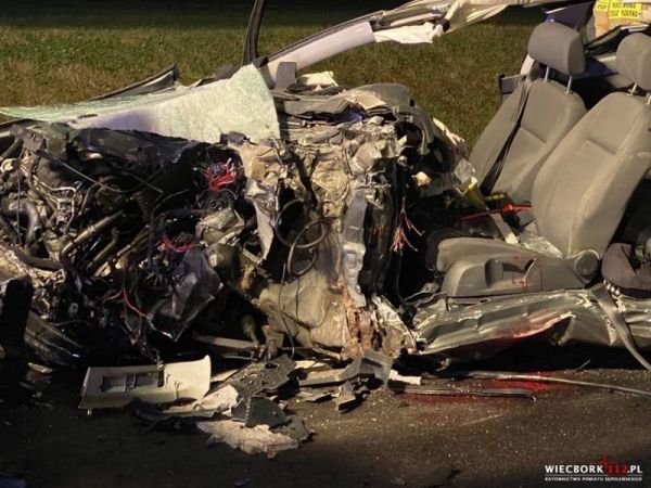Wypadek na krajówce. 30-letni kierowca zmarł w szpitalu [FOTO]