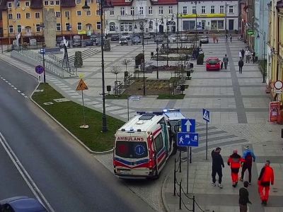 Pijany rowerzysta uderzył w barierki na Placu Wolności w Sępólnie Krajeńskim. Miał w organizmie ponad 2 promile alkoholu [FOTO/WIDEO]
