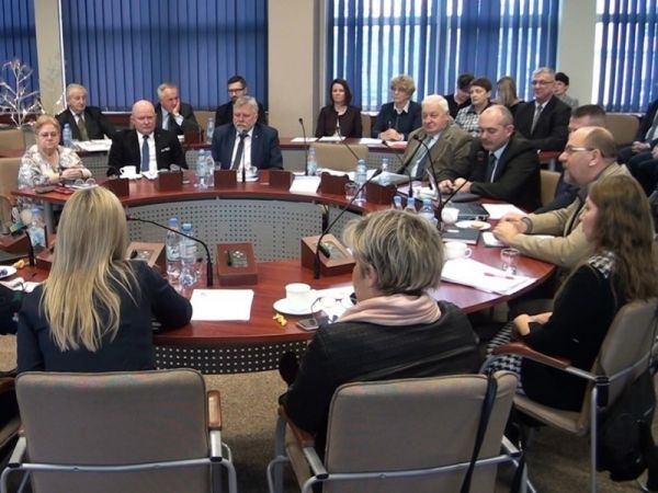 III Sesja Rady Powiatu Sępoleńskiego (WIDEO)
