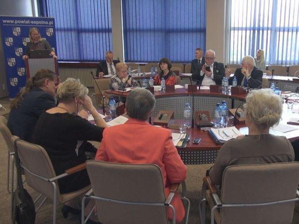 XLIX Sesja Rady Powiatu Sępoleńskiego (WIDEO)