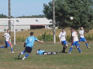 LZS Orzeł Dąbrowa - na wesoło, liga powiatowa 2013/2014 (WIDEO)