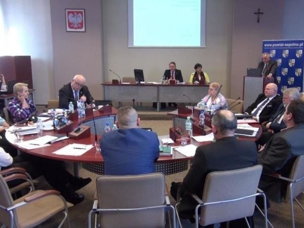 V Sesja Rady Powiatu Sępoleńskiego (WIDEO)