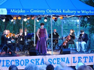 Największe przeboje operetki na Rynku Miejskim w Więcborku (FOTO)