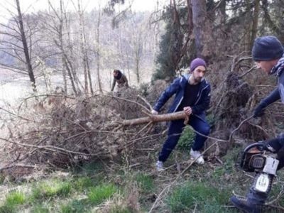 Porządkowali ścieżki wokół jeziora Brzuchowo (FOTO)