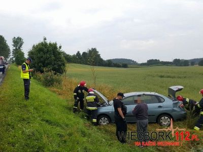 Wypadł z drogi i dachował (FOTO)