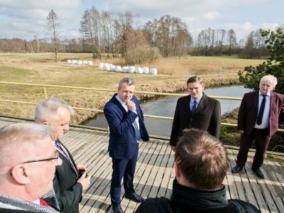 Miliony dla powiatu sępoleńskiego. Wojewoda z wizytą na terenach ponawałnicowych (WIDEO)