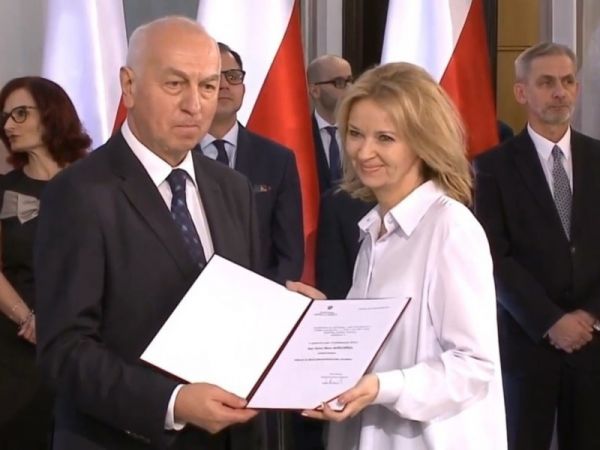 Iwona Kozłowska odebrała w Sejmie zaświadczenie o wyborze na posła (WIDEO)