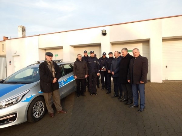 Nowy radiowóz w sępoleńskiej policji (FOTO)