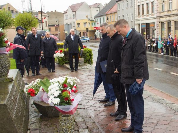 Uroczysty przemarsz w 72 rocznicę zakończenia  II wojny światowej (FOTO)